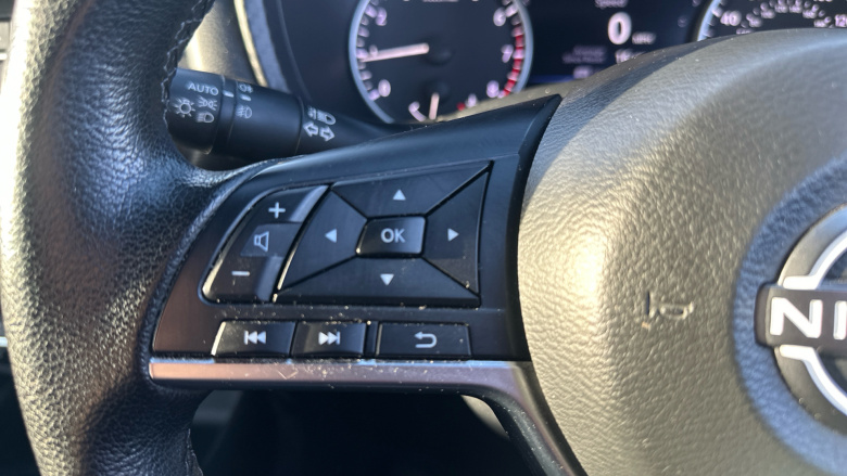 Nissan Juke 1.0 DiG-T 114 Tekna 5dr Petrol Hatchback